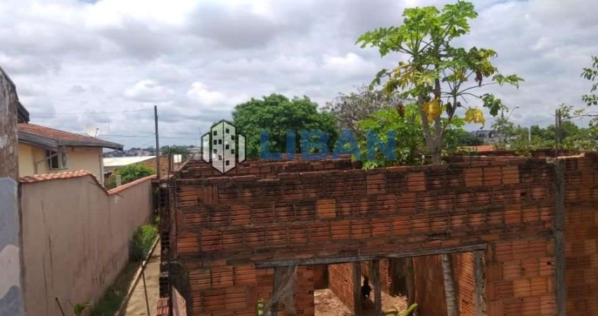 Vende-se terreno de 270 m com uma construção de 190 m na Santa Edwiges