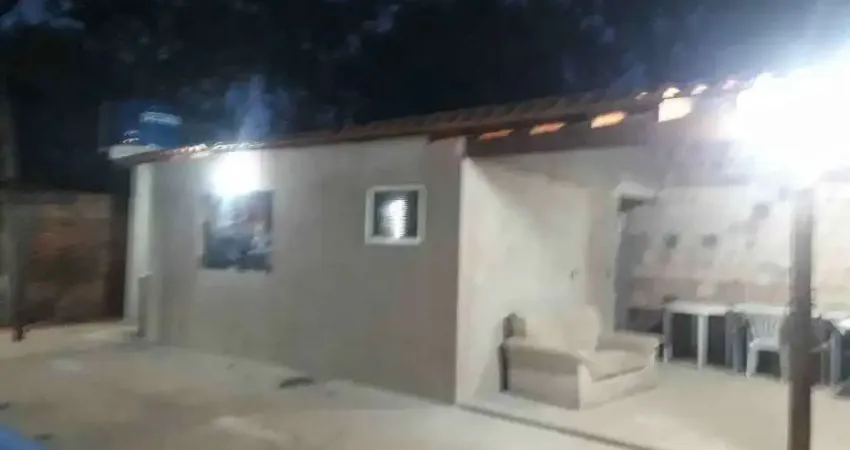 CHÁCARA COM ÁREA DE LAZER - PISCINA - 2 BANHEIROS - SALÃO- 300m² TERRENO - VALE DO IGAPÓ - R$ 250 MIL