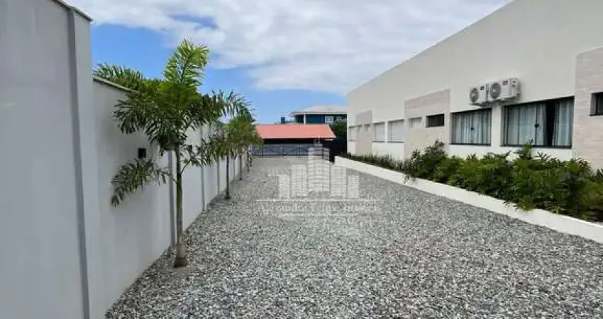 Apartamento à venda na Rua Barra Velha, Praia do Ervino, São Francisco do Sul