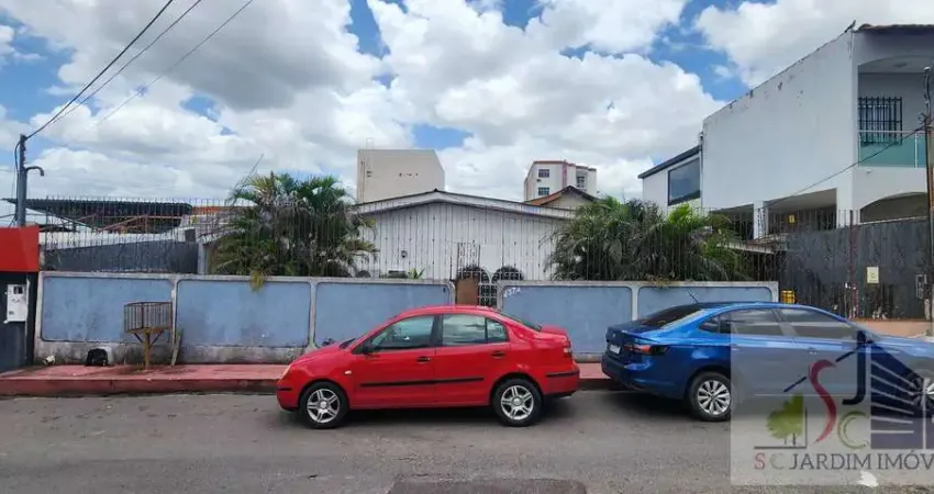 Vendo Casa de 03 quartos no Conjunto Castelo Branco no Bairro Parque Dez.