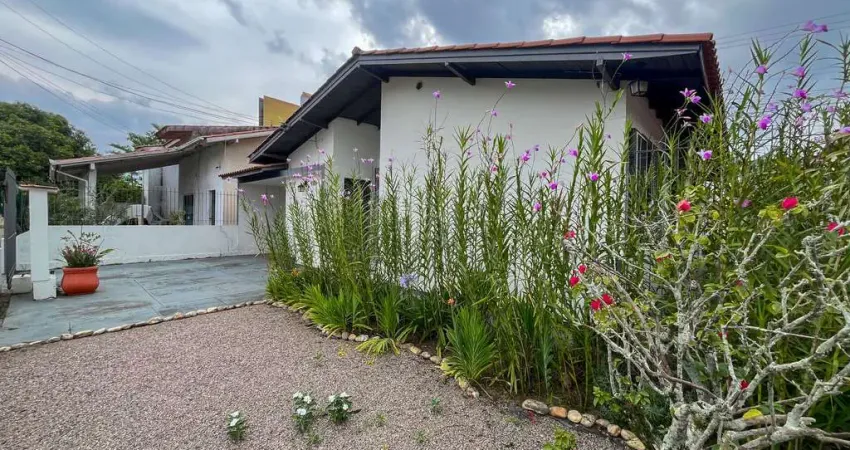Casa com 3 quartos à venda no Kobrasol, São José 