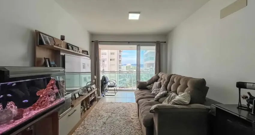 Apartamento com 2 dormitórios, sendo 1 suite em Barreiros em São José/SC