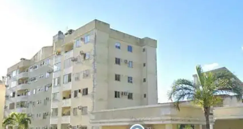 Apartamento semi- mobiliado localizado em  Ponta de Baixo