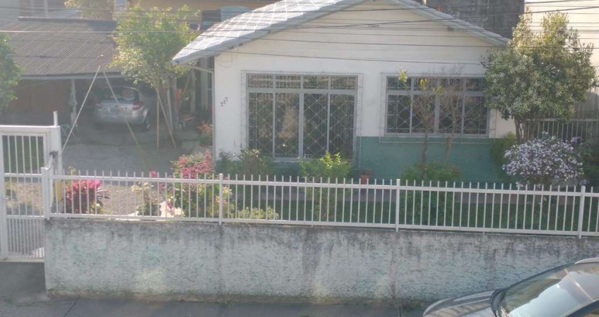 Casa  com terreno excelente na  praia comprida