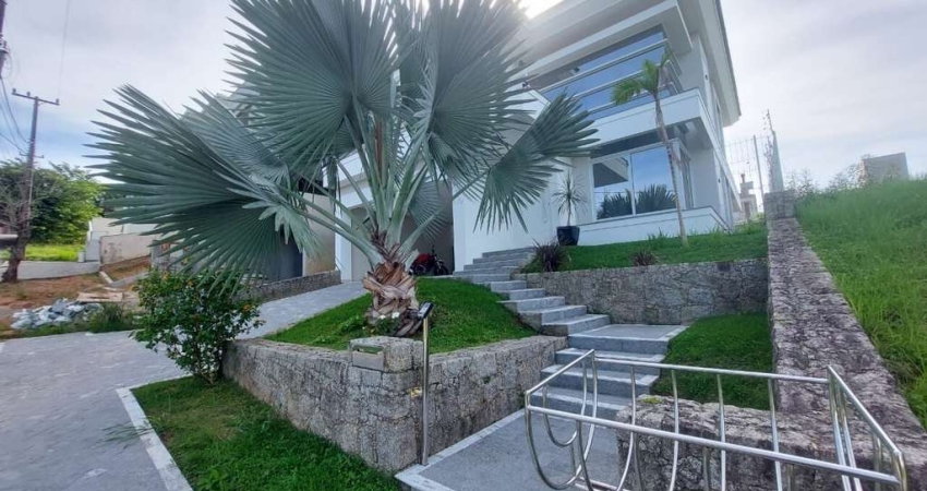 Casa Alto Padrão em pedra branca