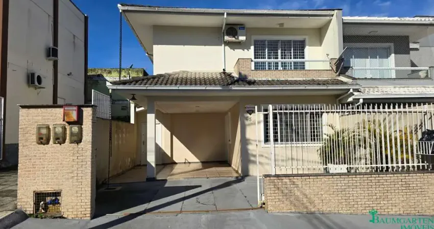 Casa com 3 quartos à venda na Rua Manoel Luiz Teixeira, 35, Pagani, Palhoça