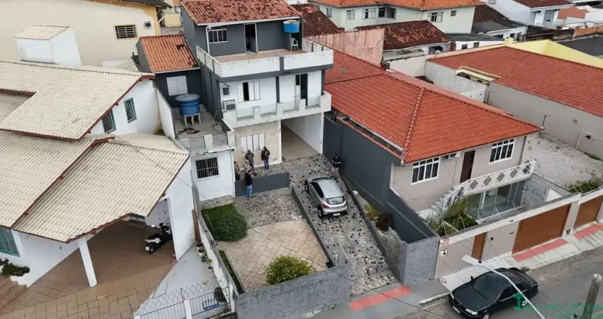 Casa com 6 quartos à venda no Barreiros, São José 
