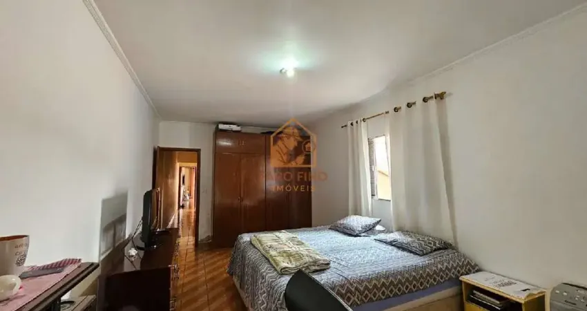 Imperdível oportunidade de compra: Casa com 3 quartos, 3 banheiros e 4 vagas no Jardim Monte Alegre, São Paulo-SP