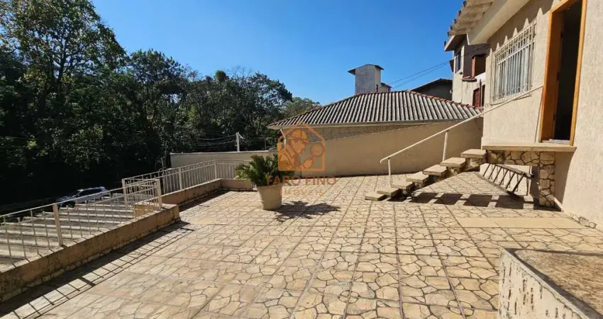 Casa térrea à venda - ampla, regularizada - aceita permuta em apartamento!