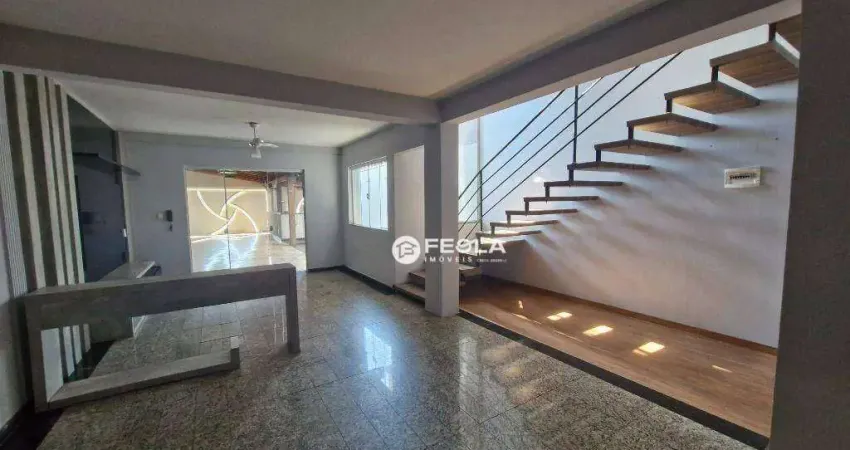 Casa com 3 dormitórios para alugar, 197 m² por R$ 3.940,00/mês - Parque Universitário - Americana/SP