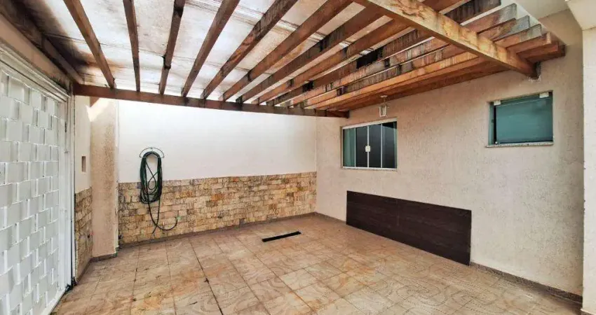 Casa à venda em Americana, Parque Universitário, com 3 suítes, com 236.38 m²