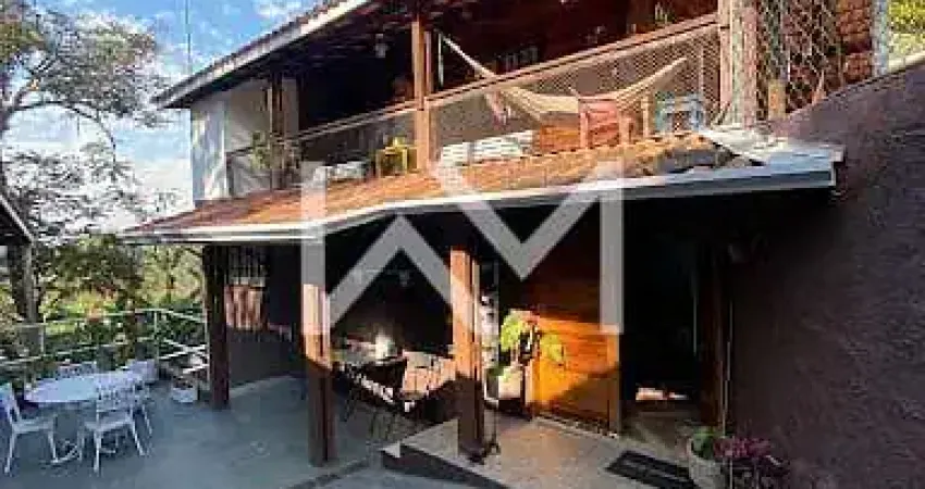 Excelente Chácara espaçosa e aconchegante com 3 dormitórios,  2 banheiros e escritório, 1.000 m² em