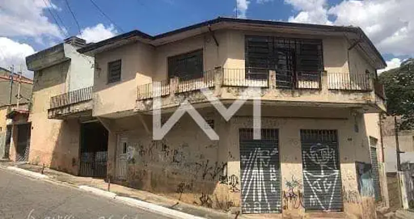 Compre Sobrado para renda com 3 casas e salão comercial em Vila Virginia/SP