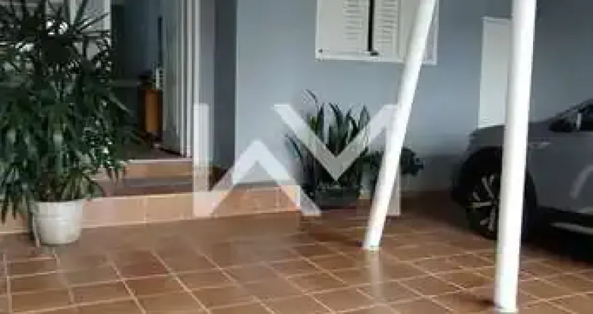 Casa térrea à venda, com 3 quartos, sendo  1 suíte, 2 vagas e edícula em Jardim Paraventi, Guarulho