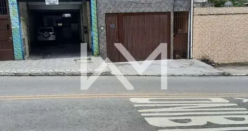 Casa para venda com 250 metros de terreno, 5 dormtórios, 3 vagas de garagem , ótima localização , J
