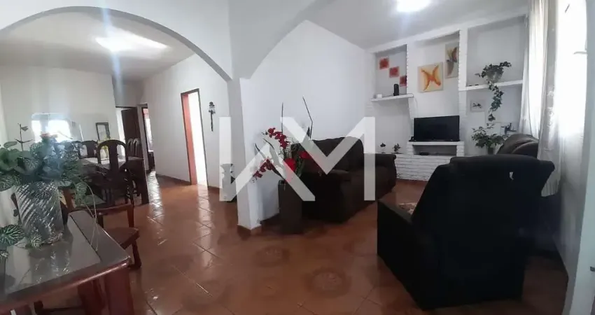 Casa à venda com 2 dormitórios, sendo 1 suíte, 3 banheiros, 3 vagas de garagem, 174m², jardim santa