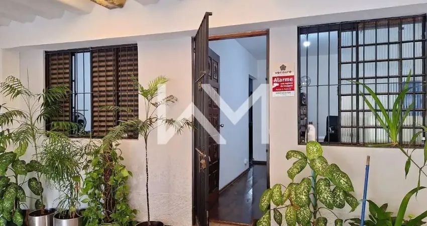 Casa à venda próximo ao Shopping Maia | 3 quartos, suíte, edícula, garagem ampla, localização privi
