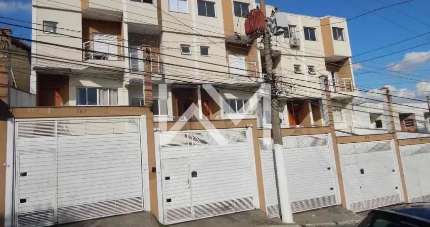 Excelente Sobrado à venda com 3 dormitórios, sendo 3 suítes, 4 banheiros, 6 vagas de garagem, 300m²