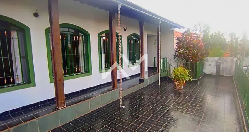Casa Assobradada de 364,00m² à venda no Santa Mena, próximo ao Shopping Maia | 3 dormitórios, 7 vag