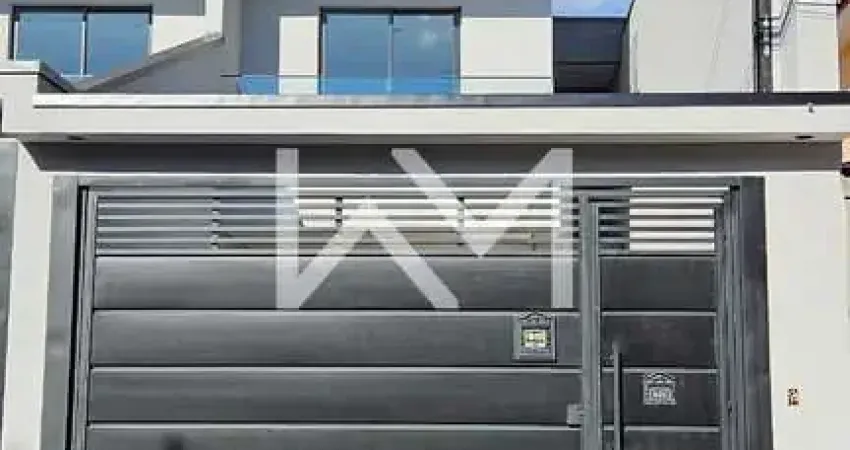 Maravilhoso Sobrado à venda com 3 dormitórios, 3 vagas de garagem, piscina, churrasqueira,  200m²,