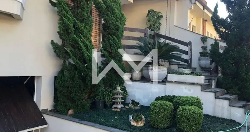 Sobrado com 4 dormitórios e piscina à venda no bairro de Vila Galvão, Guarulhos, SP