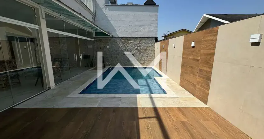 Sobrado à venda, com 4 quartos, sendo 1 suíte com closete e 4 vagas, no Parque Renato Maia, Guarulh