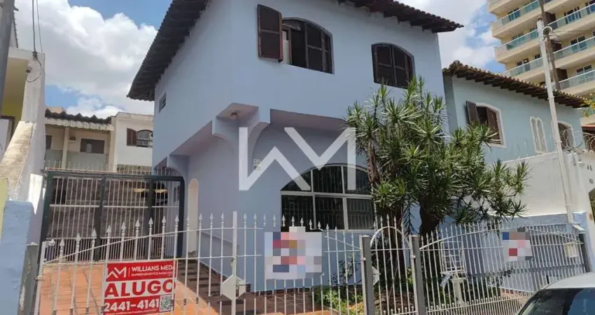 Sobrado para locação para fins residenciais ou comerciais com 3 dormitórios, sendo 1 suíte, 6 vagas