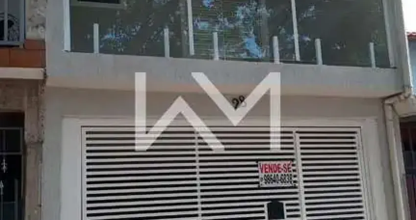 Sobrado à venda  com 3 dormitórios, sendo 1 suíte, 2 banheiros, 1 vaga de garagem, 103m², residenci