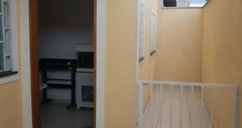 Apartamento com moveis planejados a 240 mts metro patriarca