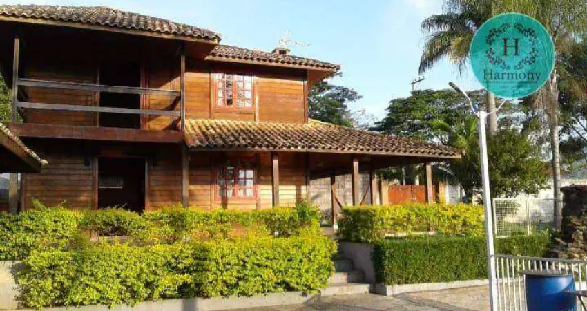 Chácara com 3 dormitórios à venda, 2000 m² por R$ 640.000,00 - Portal Mantiqueira - Caçapava/SP