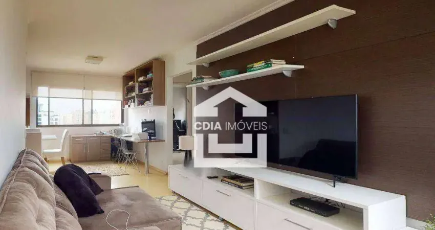 Apartamento à venda com 2 dormitórios sendo 1 suíte, 2 banheiros e 2 vagas de garagem. Localizado em Moema Índios.