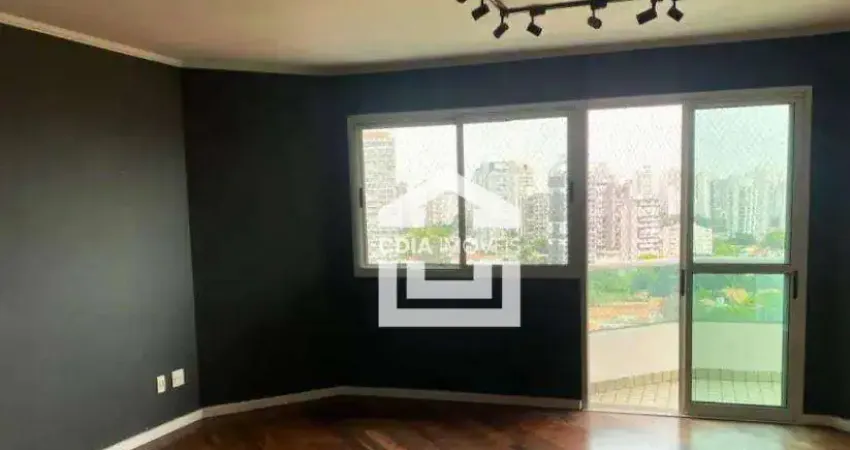Apartamento à venda com 3 dormitórios, 3 banheiros e 3 vagas de garagem. Localizado no Campo Belo.