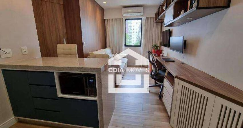 Flat à venda com 1 suíte, 1 banheiro e 1 vaga de garagem. Localizado em Moema Pássaros.