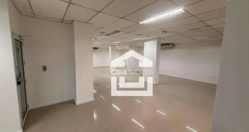 Loja para locação com 625 m² de área útil.  Localizado em Pinheiros.