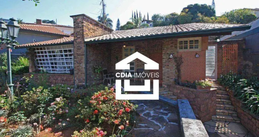 Casa residencial à venda com 3 dormitórios sendo 1suíte, 4 banheiros e 2 vagas, localizado no Sumaré.