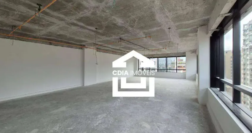 Conjunto comercial para locação com 2 vagas de garagem, localizado em Pinheiros.
