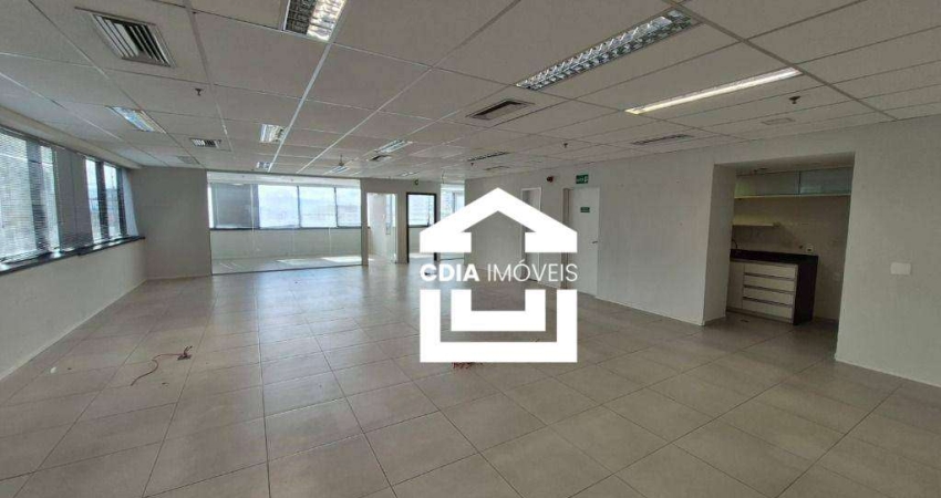 Conjunto comercial para venda e locação com 404 m², 9 salas, 5 banheiros e 6 vagas de garagem. Localizado na Bela Vista.
