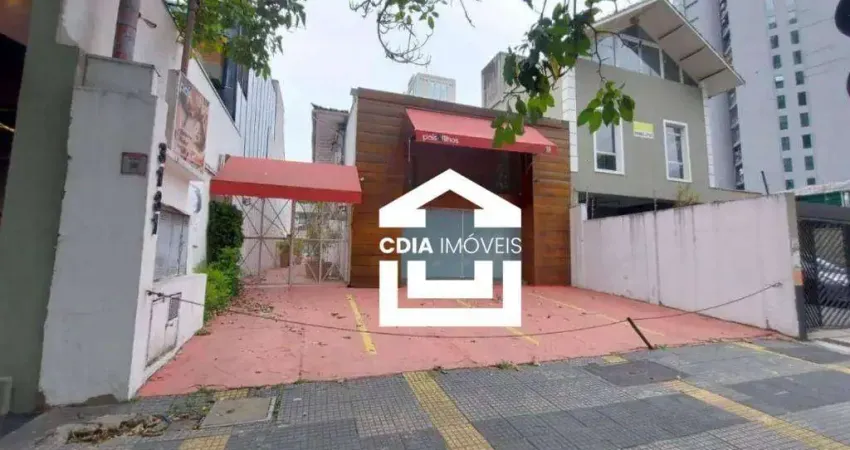 Sobrado comercial para locação com 350 m² de área útil, 15 cômodos, 4 banheiros e 4 vagas de garagem, localizado em pinheiros.