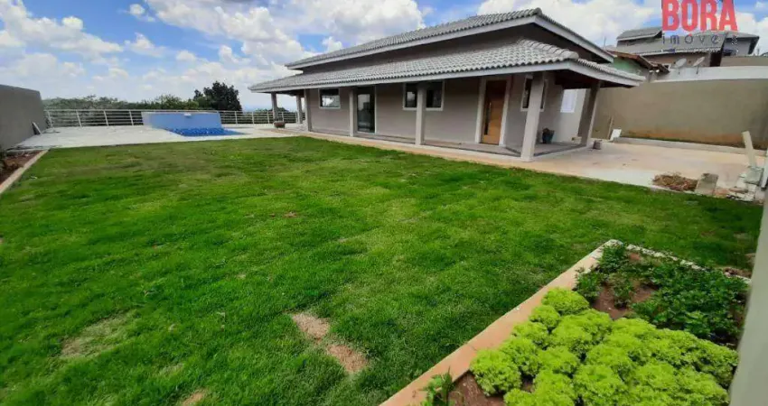 Casa financiável á venda em Terra Preta - Mairiporã.