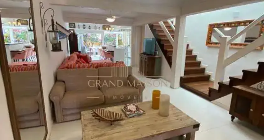 Casa a Venda Pé na Areia na Praia de  Gerirá  em Búzios