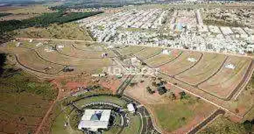 Terreno no condomínio Alphaville I com 450 metros quadrados.