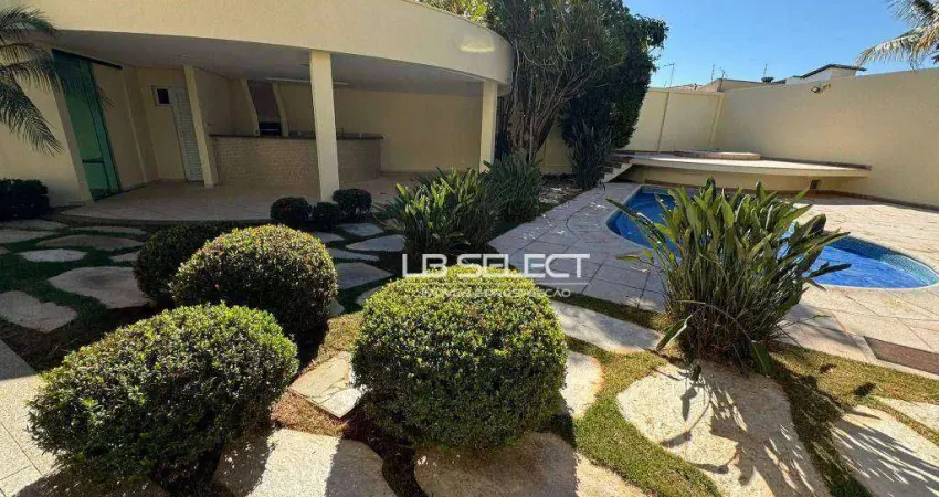 Casa no bairro Jardim Karaíba com quatro quartos, área gourmet completa e academia.