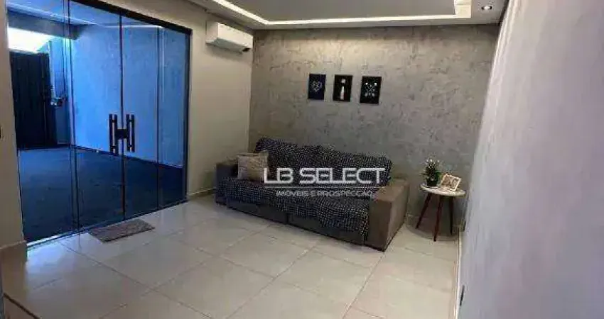 Casa no bairro Cidade Jardim com três quartos e área gourmet.