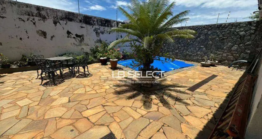 Casa com 4 dormitórios à venda, 240 m² por R$ 850.000,00 - Brasil - Uberlândia/MG