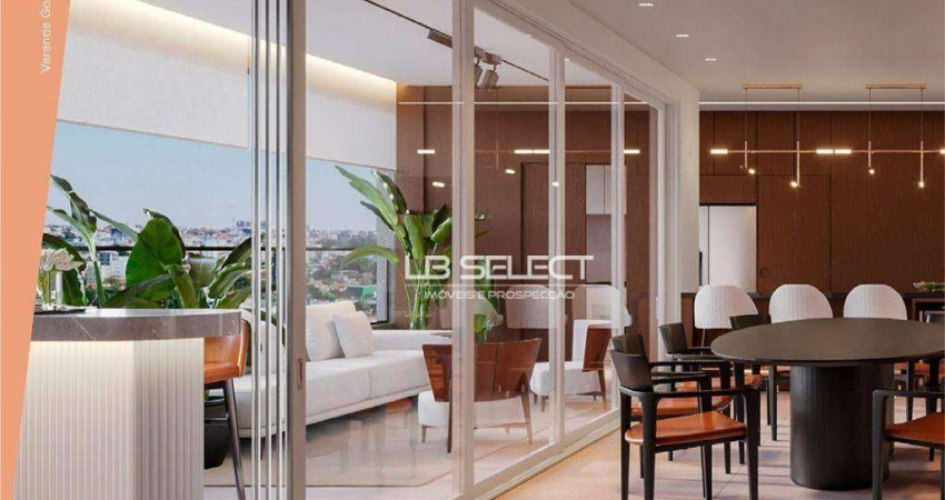Apartamento no bairro Santa Maria com quatro quartos, duas suítes, duas semi suítes e varanda gourmet.