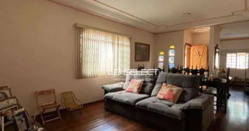 Casa com 3 dormitórios à venda, 250 m² por R$ 1.263.000,00 - Saraiva - Uberlândia/MG