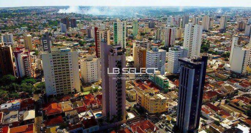 Imóvel comercial na Avenida Floriano Peixoto com seis lojas e um apartamento.