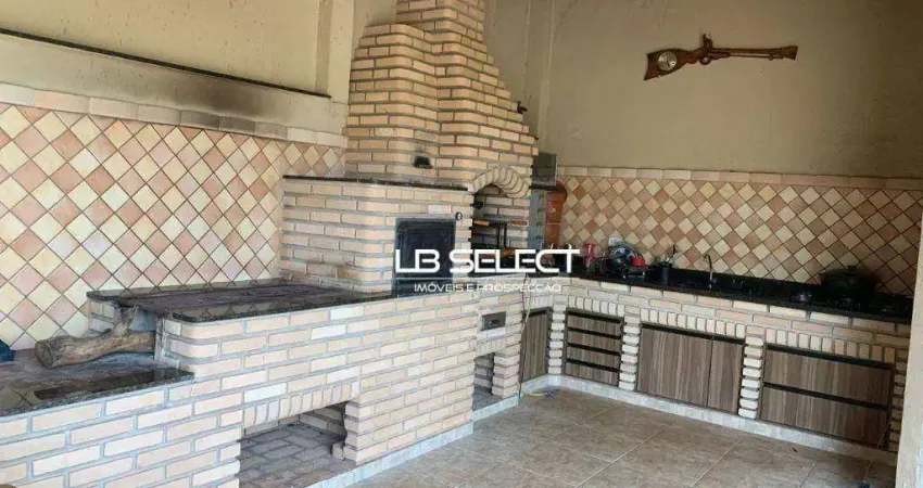 Casa no Cidade Jardim três quartos, suíte e área gourmet.