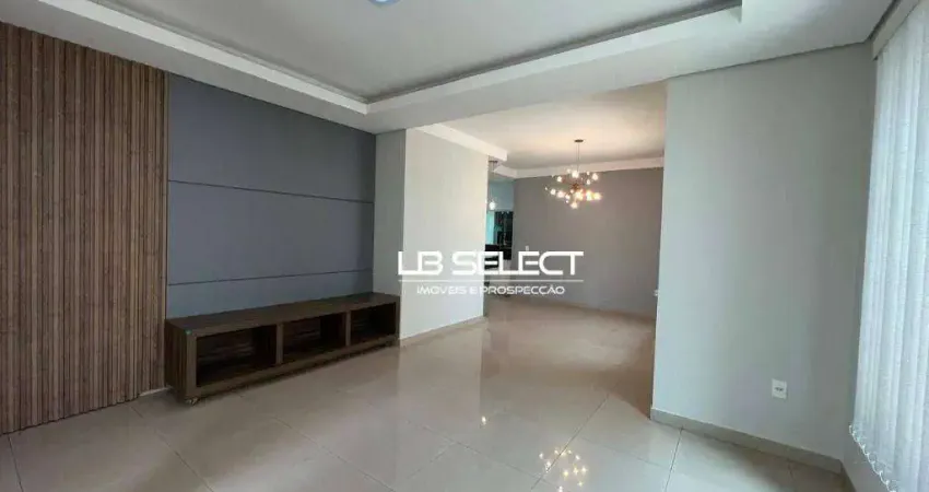 Casa no bairro Alto Umuarama com três quartos, suíte e varanda gourmet.