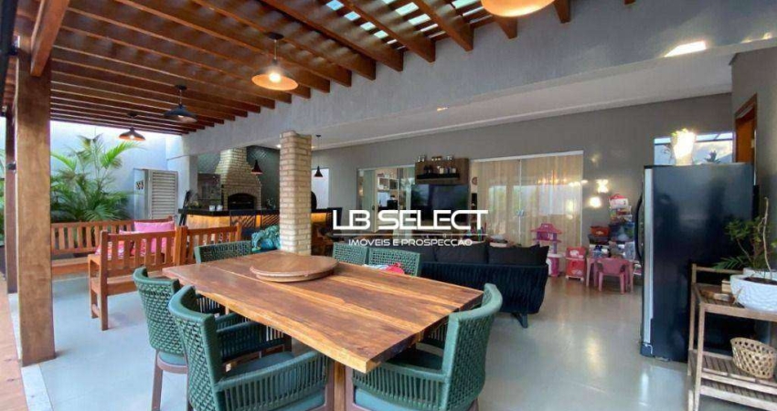 Casa no bairro Karaíba com três quartos, suíte com closet e varanda gourmet.